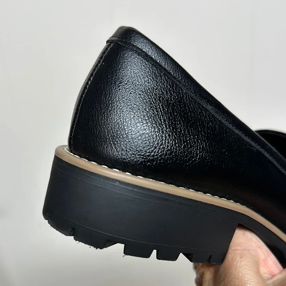 DV by Dolce Vita Black Flats for Effortless Style